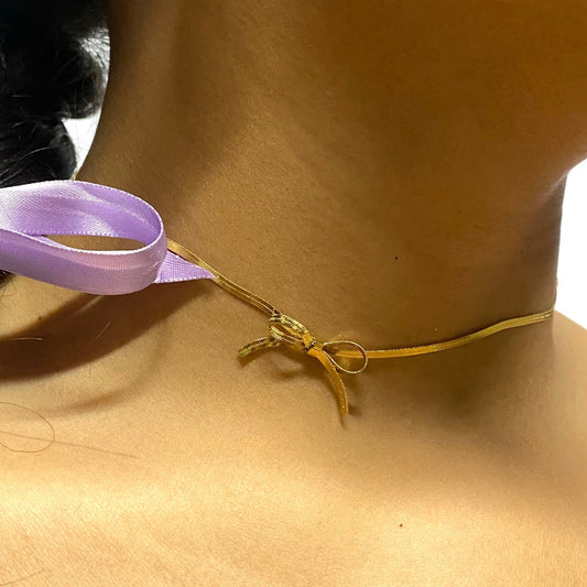 lazo de amor necklace