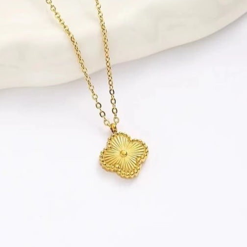 clover necklace